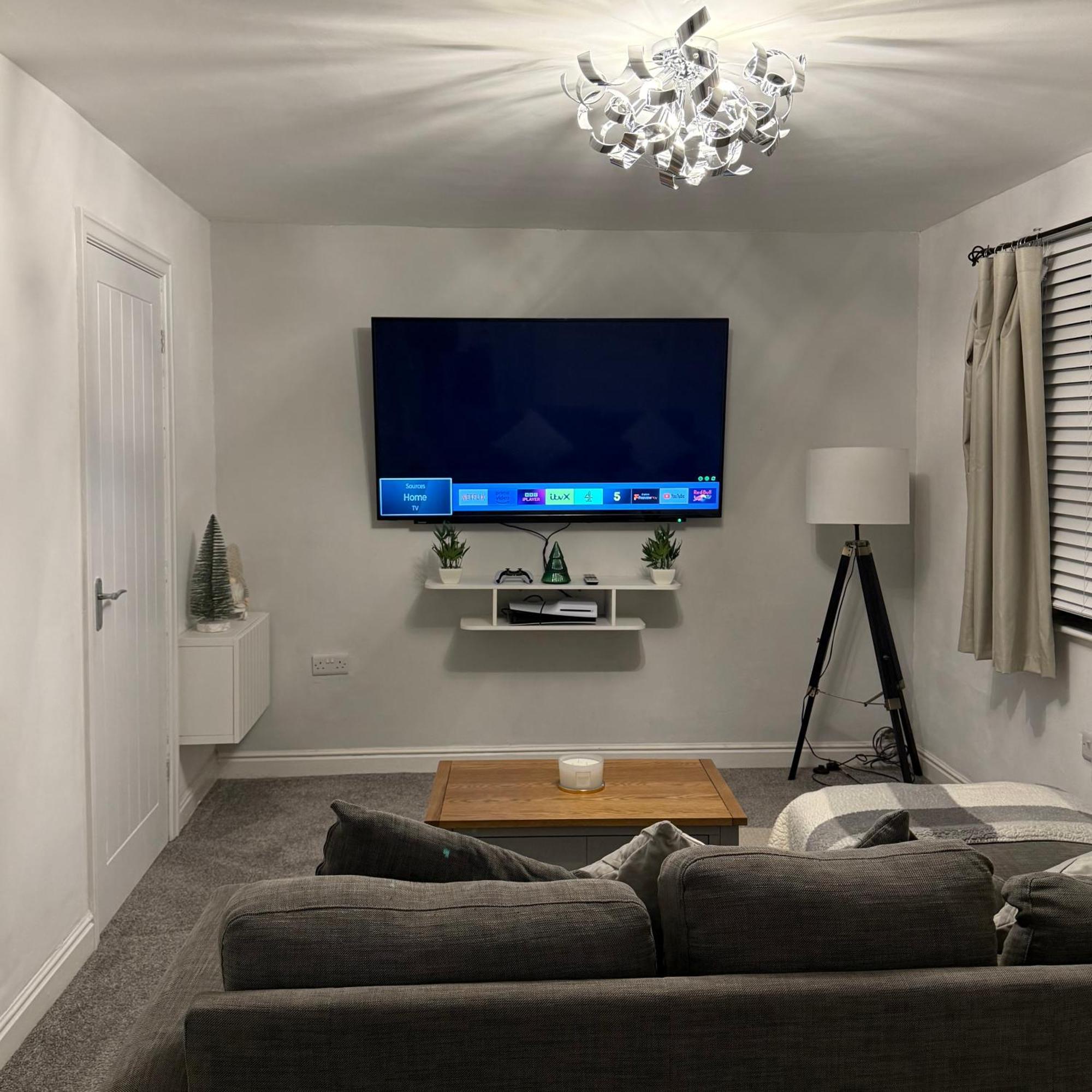 The Airport Flat - Newly Renovated & Free Parking Lägenhet Leeds  Exteriör bild